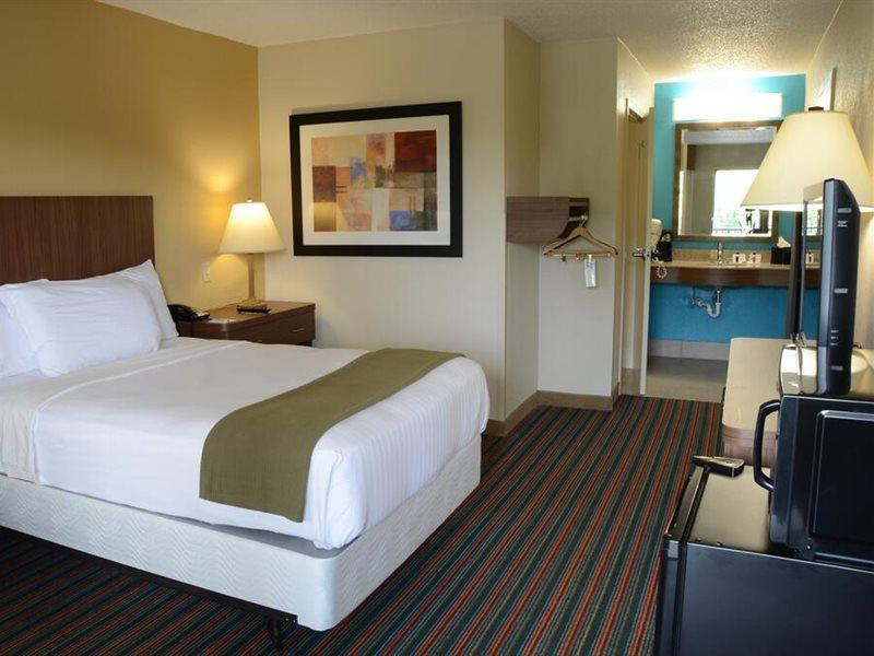 Baymont By Wyndham Nashville Airport Esterno foto