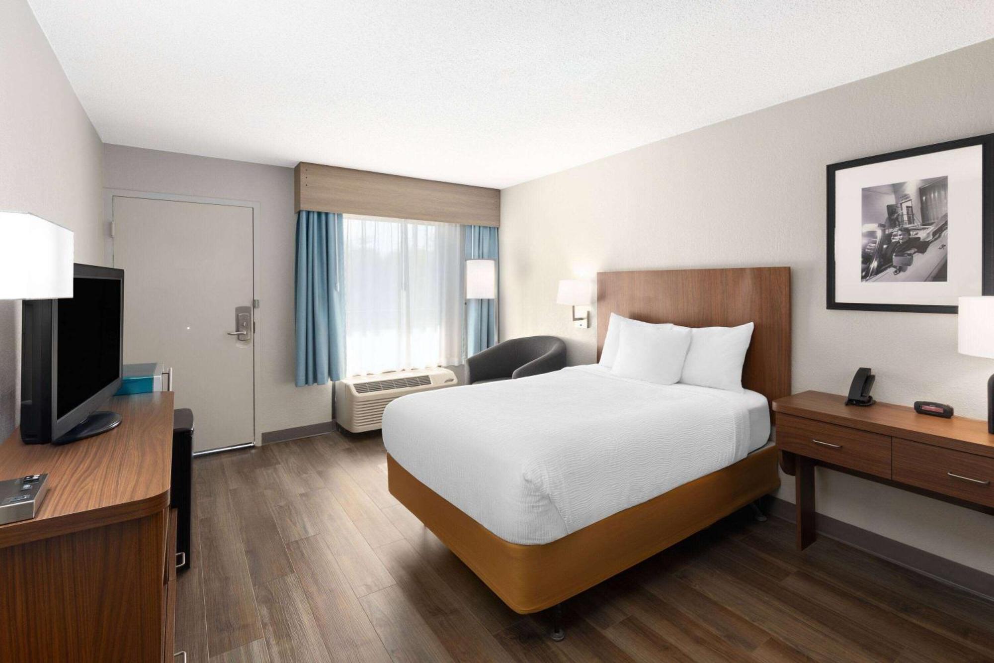 Baymont By Wyndham Nashville Airport Esterno foto