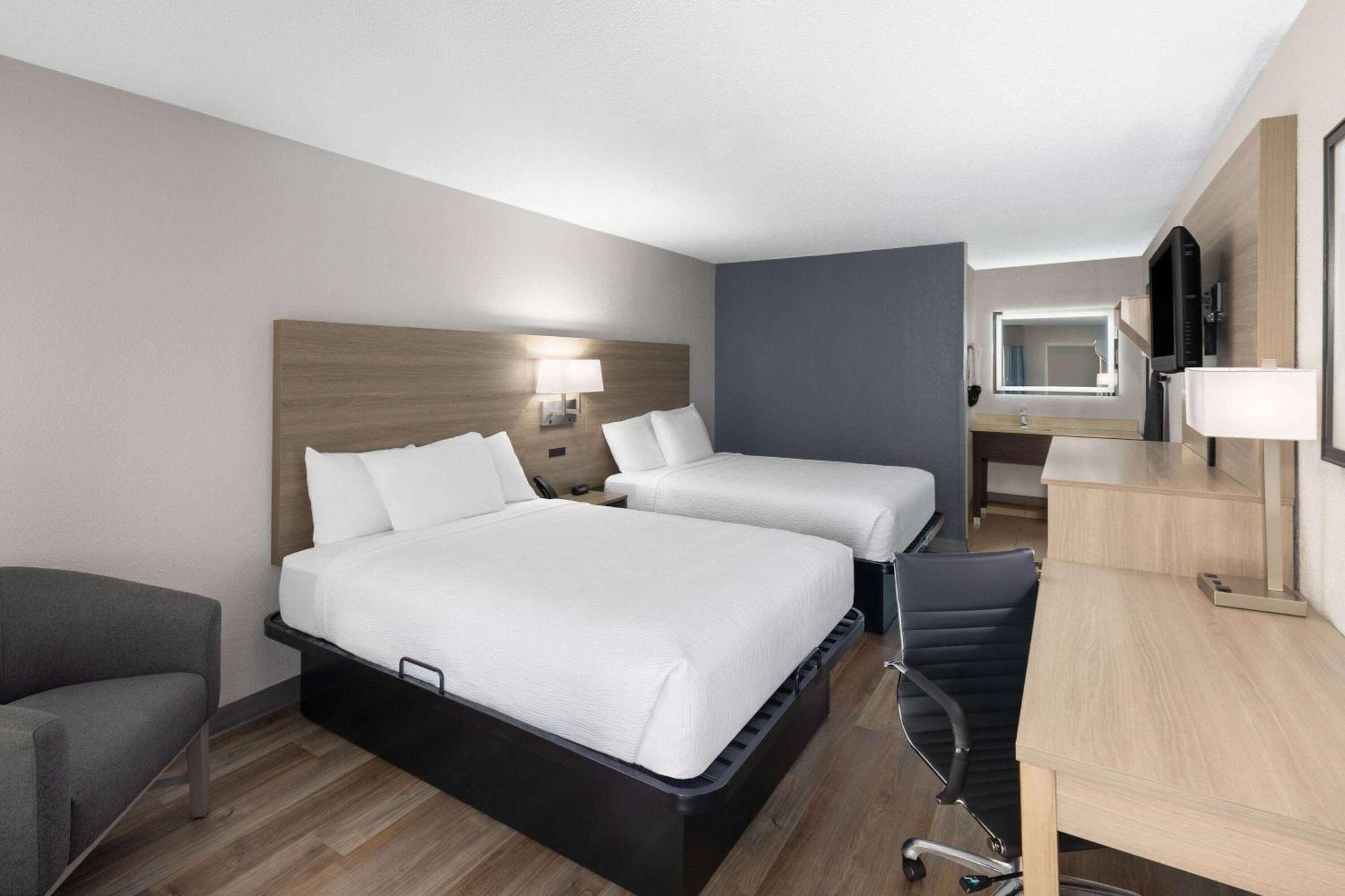 Baymont By Wyndham Nashville Airport Esterno foto