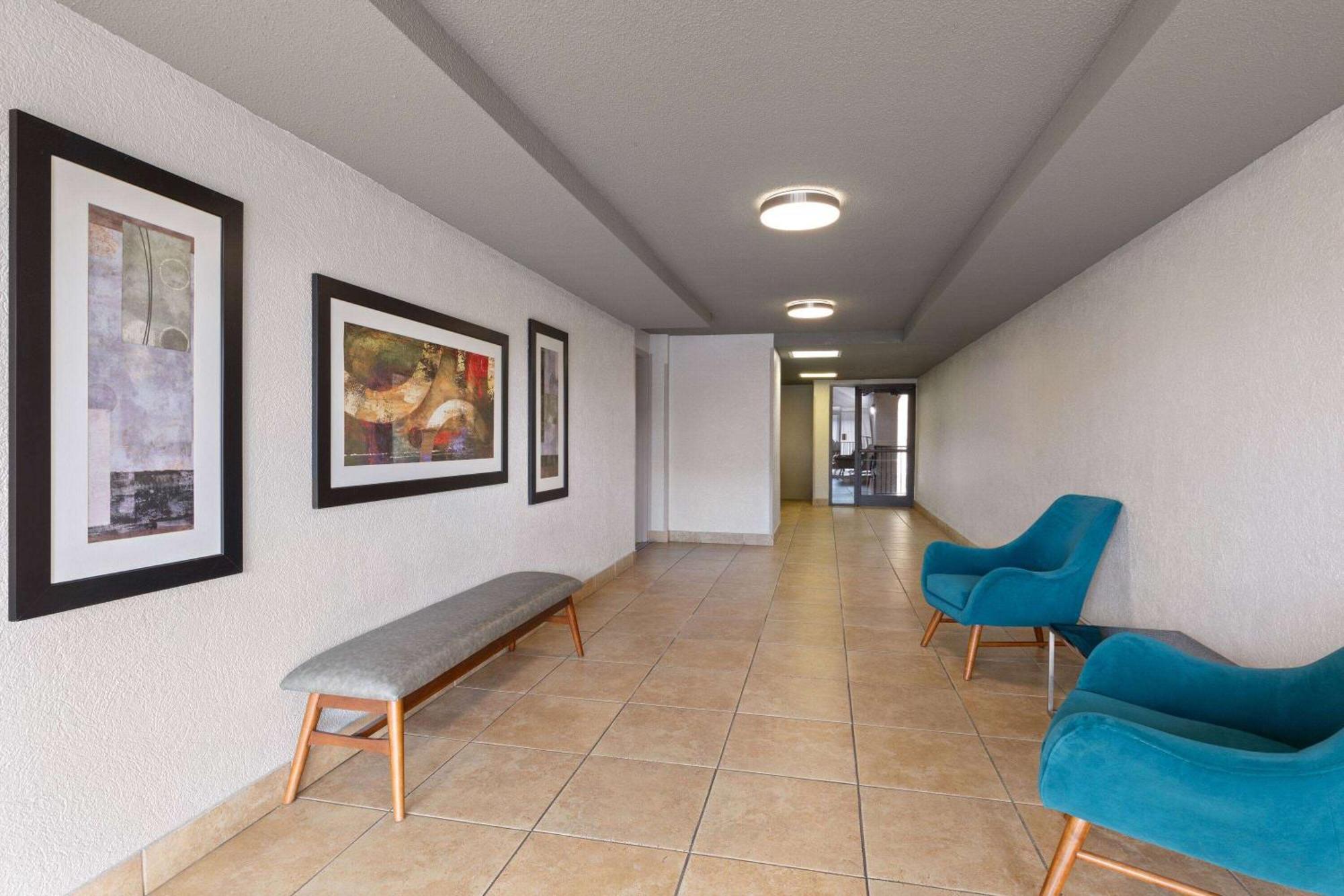 Baymont By Wyndham Nashville Airport Esterno foto