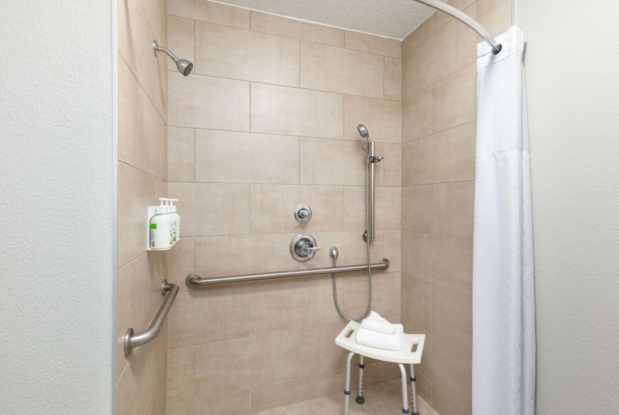 Baymont By Wyndham Nashville Airport Esterno foto