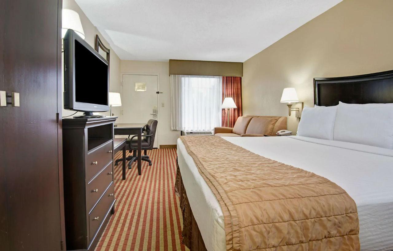 Baymont By Wyndham Nashville Airport Esterno foto